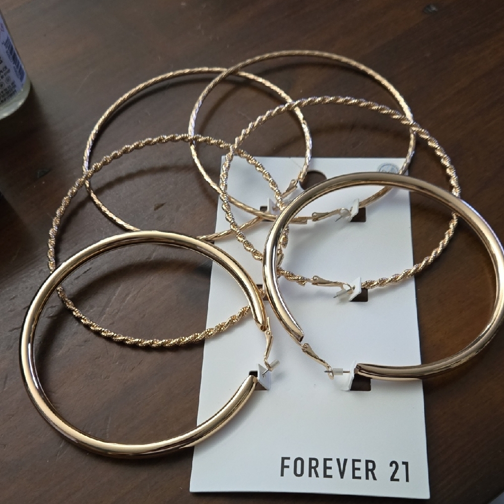 Forever 21 Gold Minimalist Earrings